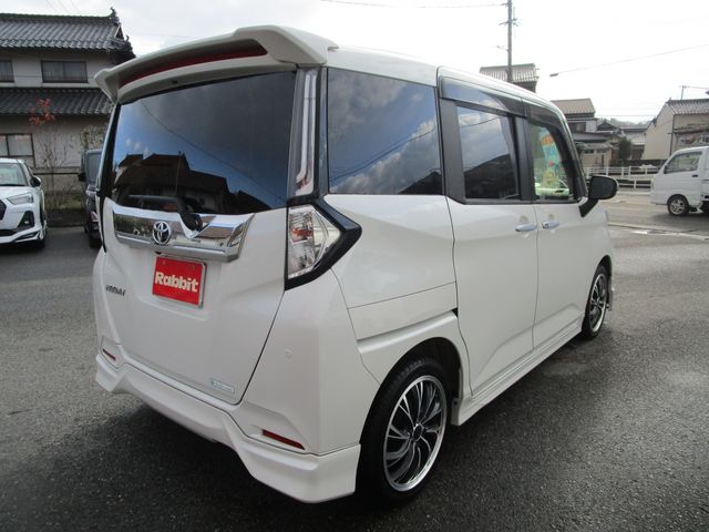 TOYOTA ROOMY 2021