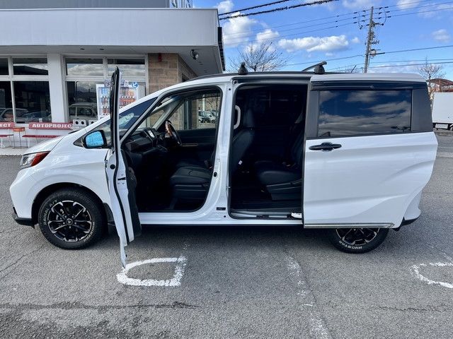 HONDA FREED 4WD 2024