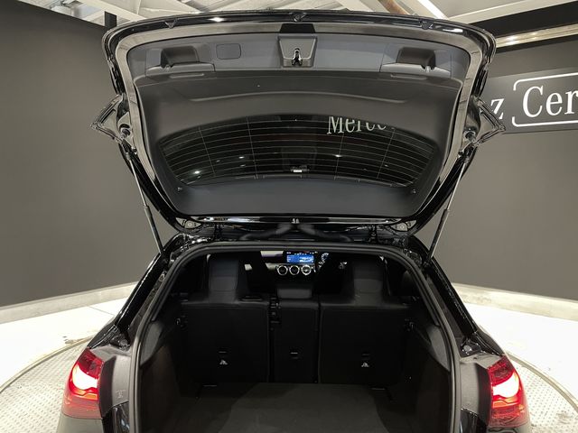 MERCEDES BENZ MERCEDES BENZ A class 2024