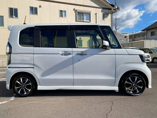 HONDA N BOX CUSTOM 2018