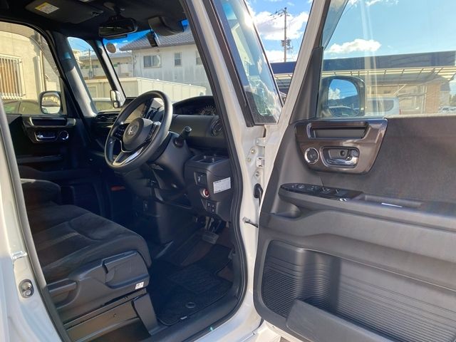 HONDA N BOX CUSTOM 2018