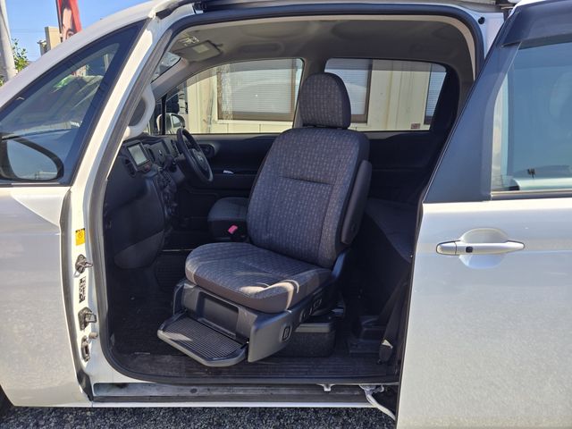 TOYOTA PORTE 4WD 2015