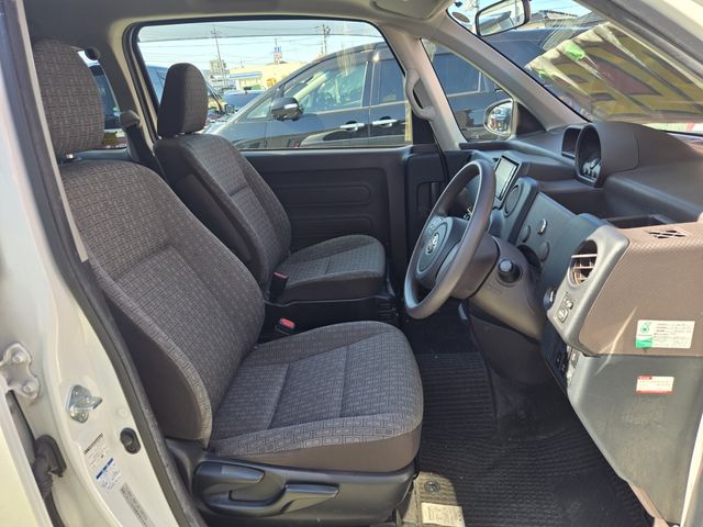 TOYOTA PORTE 4WD 2015