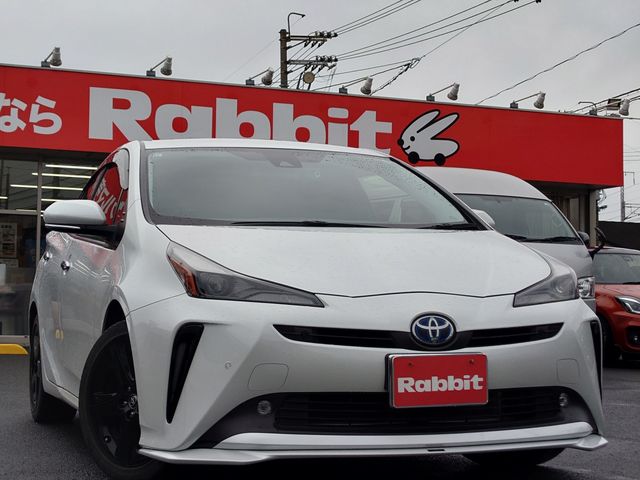TOYOTA PRIUS 2021