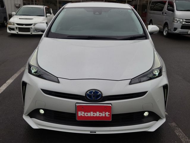TOYOTA PRIUS 2021