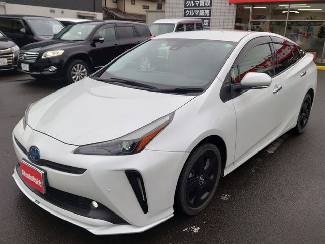TOYOTA PRIUS 2021