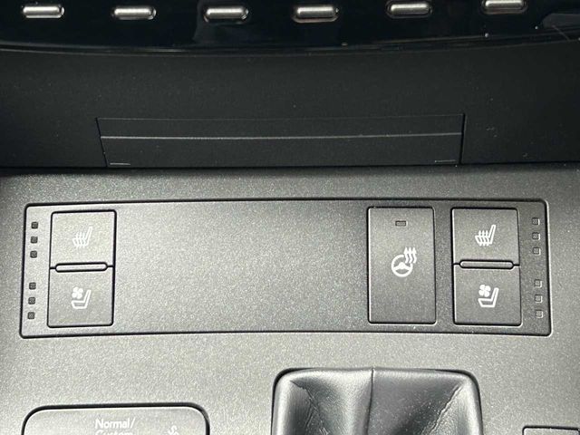 TOYOTA LEXUS IS300h AWD 2022