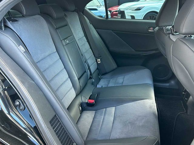 TOYOTA LEXUS IS300h AWD 2022