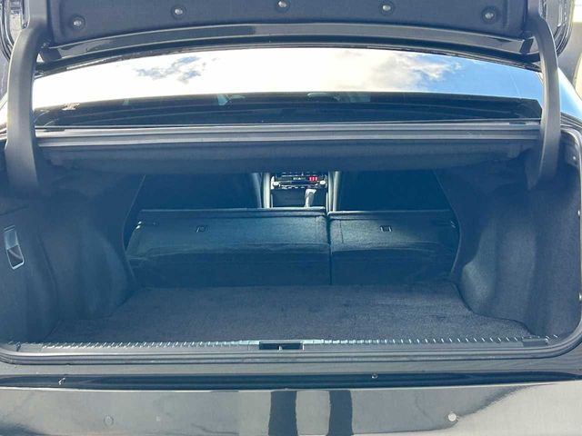 TOYOTA LEXUS IS300h AWD 2022