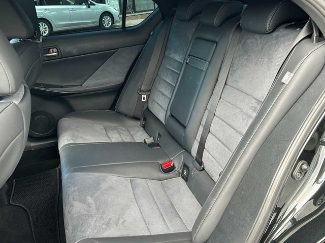 TOYOTA LEXUS IS300h AWD 2022