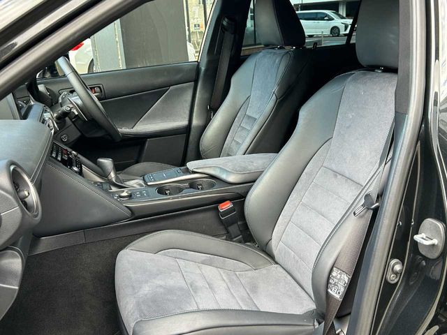 TOYOTA LEXUS IS300h AWD 2022