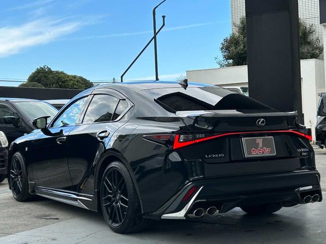 TOYOTA LEXUS IS300h AWD 2022