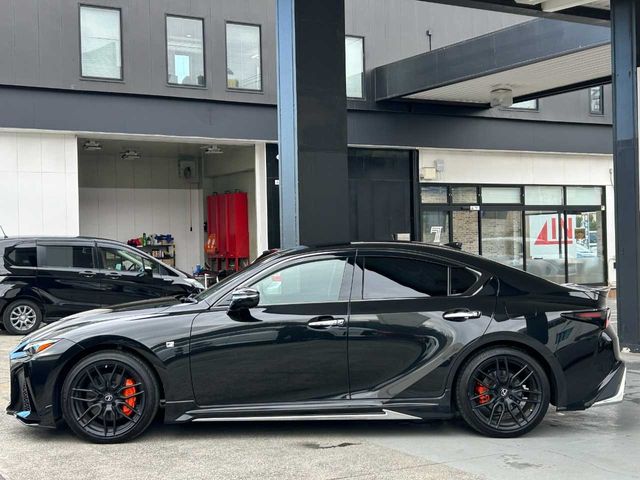 TOYOTA LEXUS IS300h AWD 2022