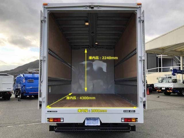 MITSUBISHI CANTER 2024