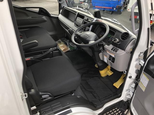 MITSUBISHI CANTER 2024