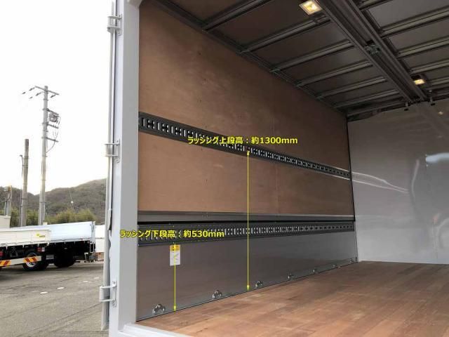 MITSUBISHI CANTER 2024