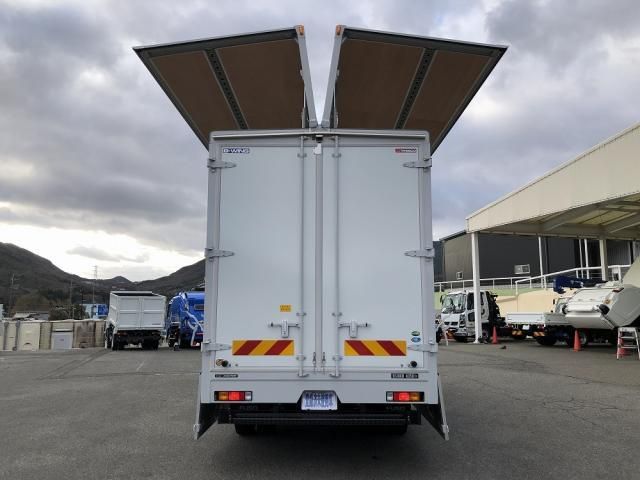 MITSUBISHI CANTER 2024