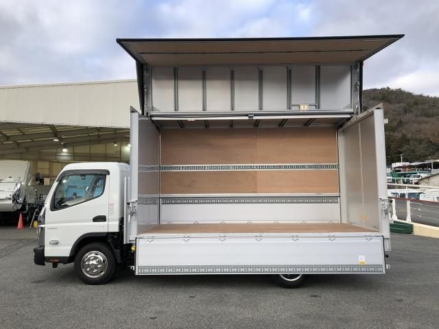 MITSUBISHI CANTER 2024