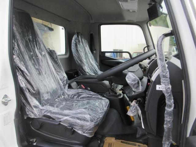 MITSUBISHI FUSOU FIGHTER 2025