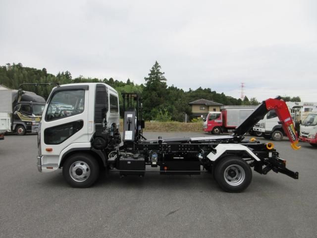 MITSUBISHI FUSOU FIGHTER 2025