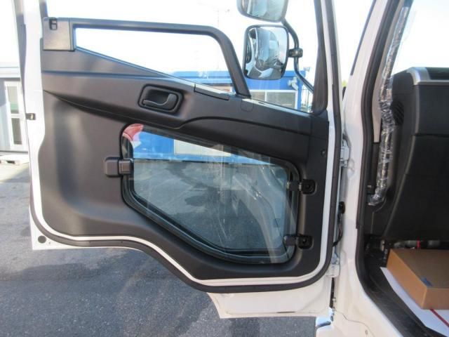 MITSUBISHI FUSOU FIGHTER 2025