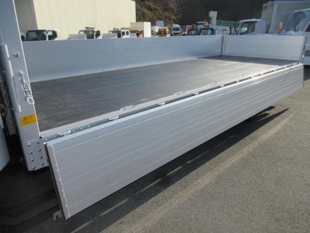 MITSUBISHI FUSOU FIGHTER 2025