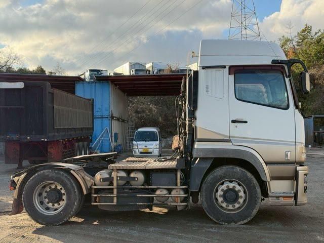 MITSUBISHI FUSOU SUPER GREAT 2018