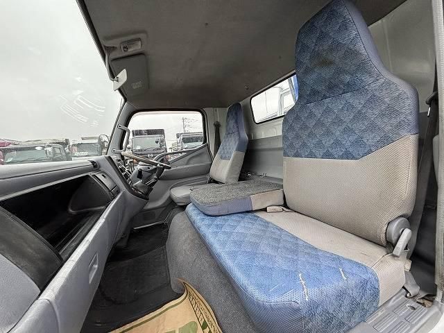 MITSUBISHI CANTER 2005