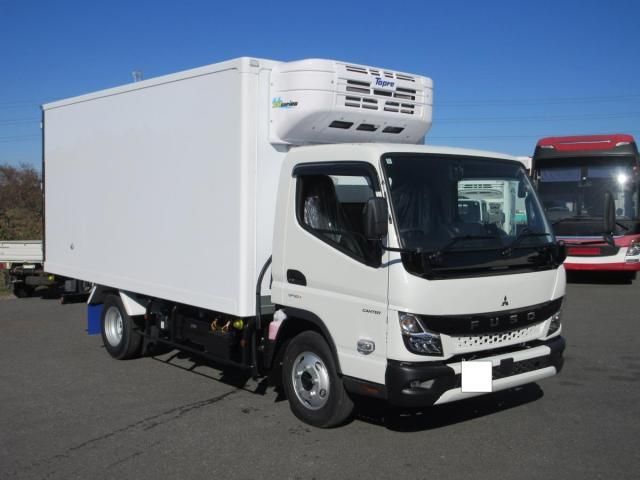 MITSUBISHI CANTER 2025