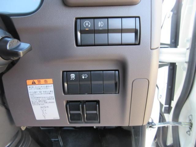 MITSUBISHI CANTER 2025