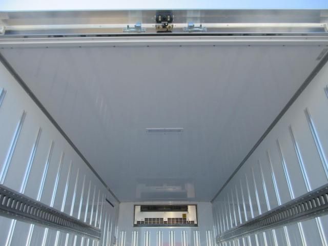 MITSUBISHI CANTER 2025