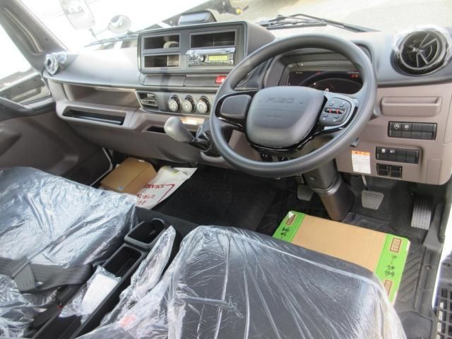 MITSUBISHI CANTER 2025