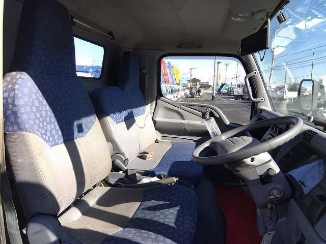 MITSUBISHI CANTER 2003