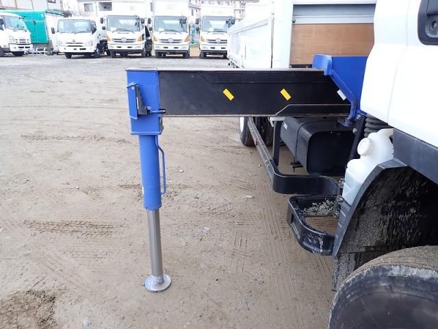 MITSUBISHI CANTER 2018