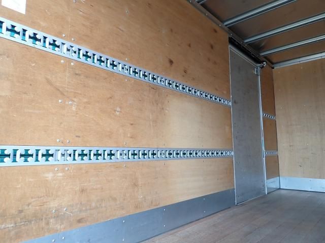 MITSUBISHI CANTER 2021