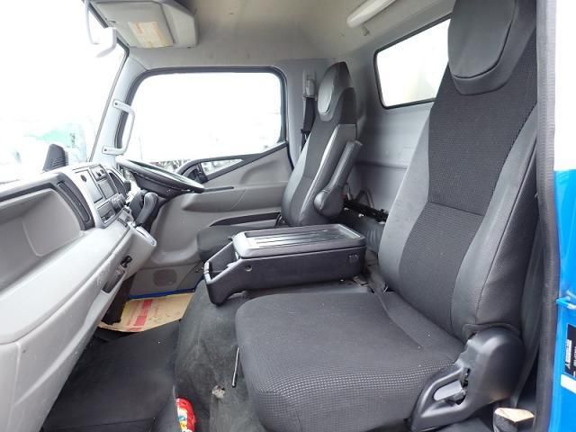 MITSUBISHI CANTER 2021