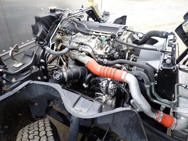 MITSUBISHI CANTER 2021