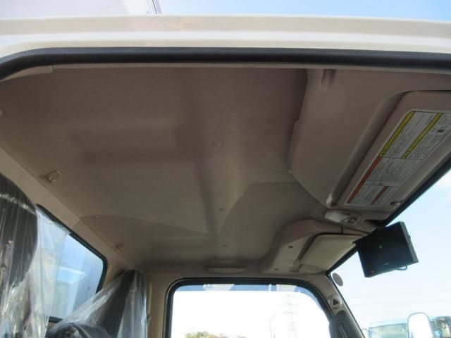 MITSUBISHI CANTER 2025