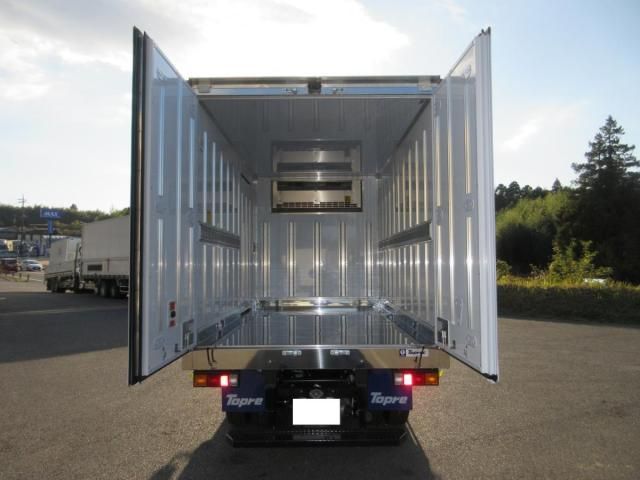 MITSUBISHI CANTER 2025