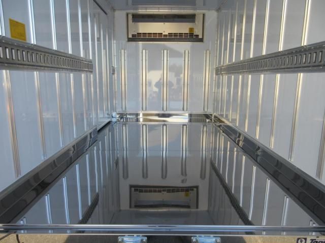 MITSUBISHI CANTER 2025