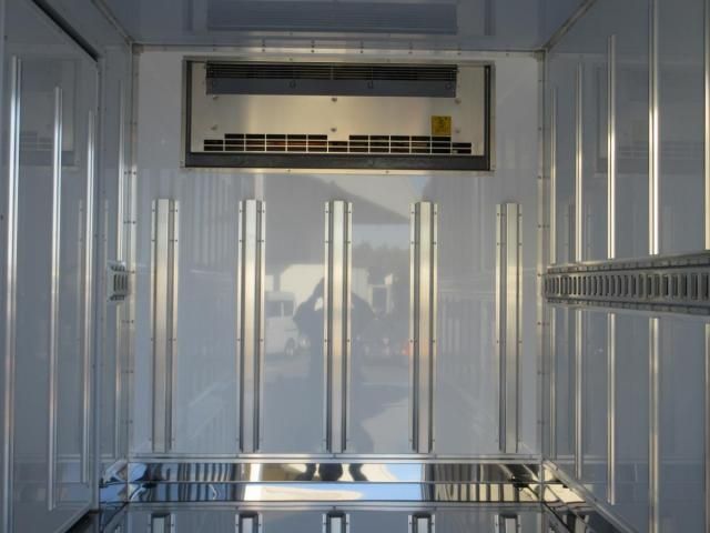 MITSUBISHI CANTER 2025