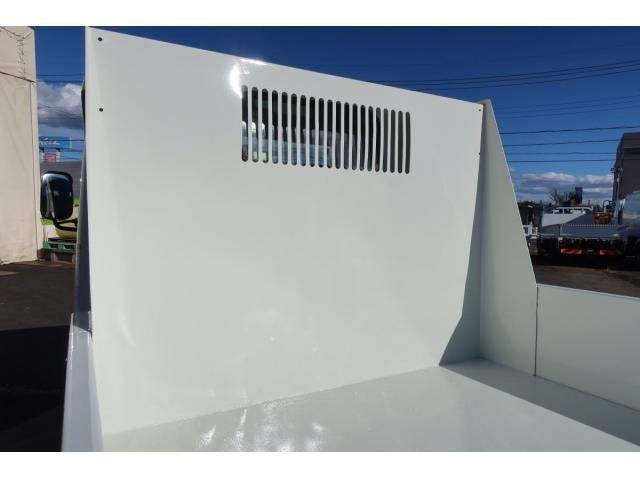 MITSUBISHI CANTER 2021