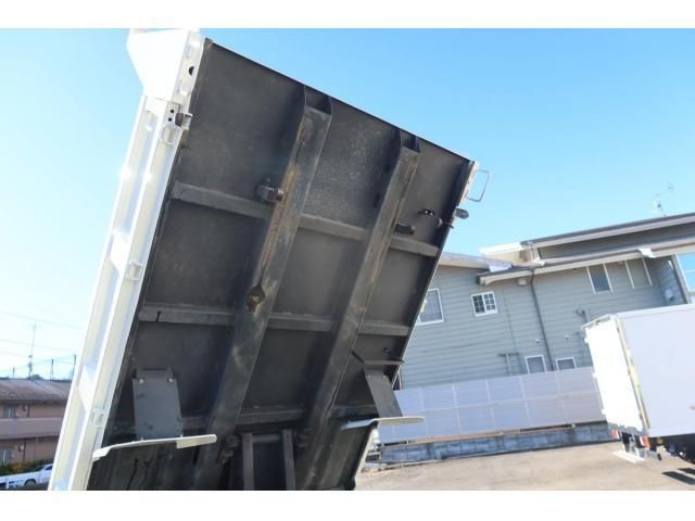 MITSUBISHI CANTER 2021