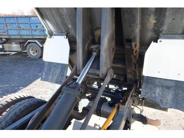 MITSUBISHI CANTER 2021