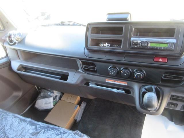 MITSUBISHI CANTER 2025