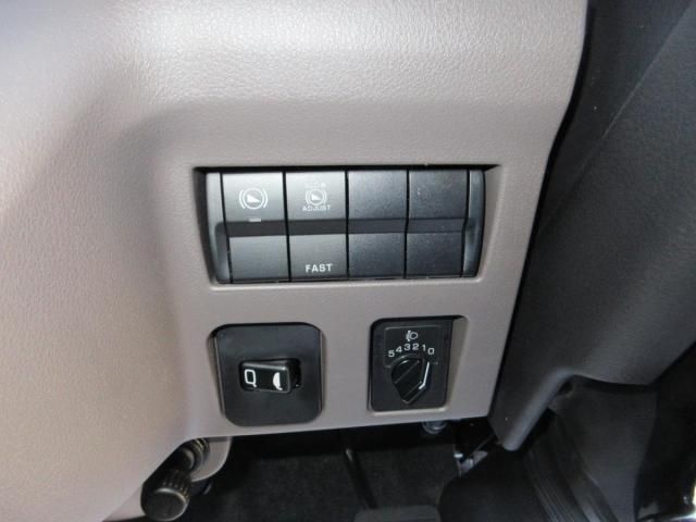 MITSUBISHI CANTER 2025