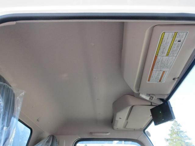 MITSUBISHI CANTER 2025