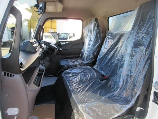 MITSUBISHI CANTER 2025