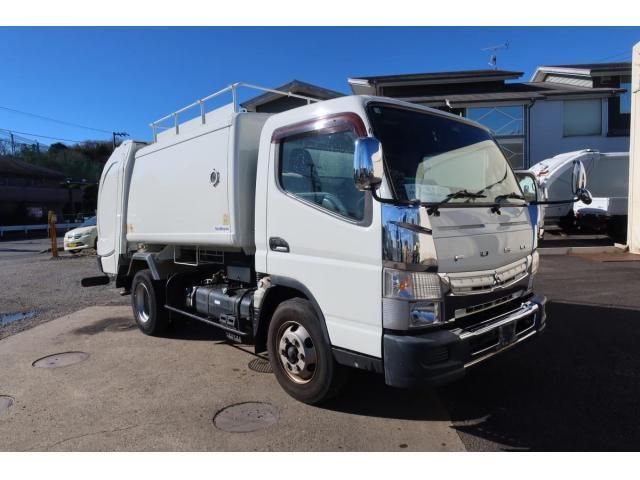 MITSUBISHI CANTER 2016