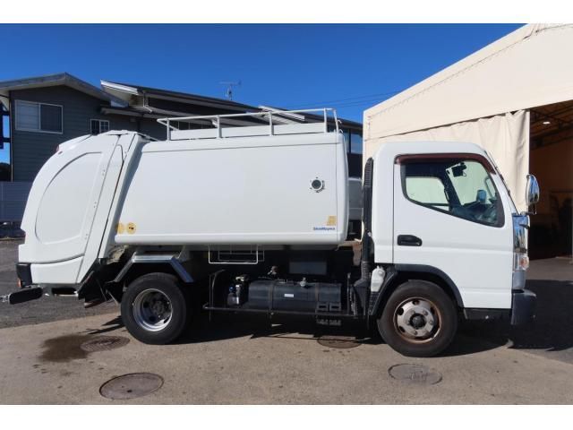 MITSUBISHI CANTER 2016